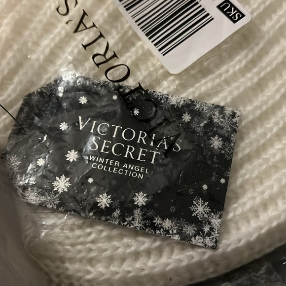 🤍🤍VICTORIA’S SECRET BEANIE 🤍🤍 - Picture 6 of 6
